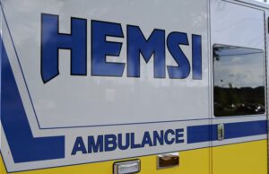 Choque en la I-565 de Huntsville deja una mujer herida Ambulancia de HEMSI en Huntsville que transportó a la mujer herida en el accidente de la I-565.
