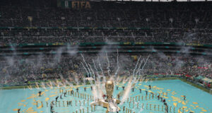 Mundial 2026 arranca en México con histórica ausencia política Ceremonia de inauguración del Mundial 2026 en el Estadio Ciudad de México con gradas llenas y pirotecnia.