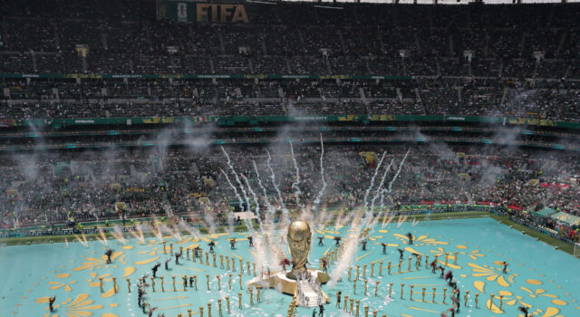 Mundial 2026 arranca en México con histórica ausencia política Ceremonia de inauguración del Mundial 2026 en el Estadio Ciudad de México con gradas llenas y pirotecnia.