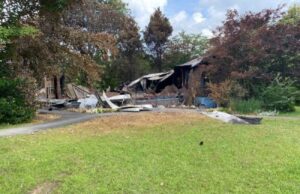 Incendio de vivienda en Shiloh deja una mujer fallecida Restos calcinados y escombros de una vivienda destruida por un incendio en el condado de Marion.