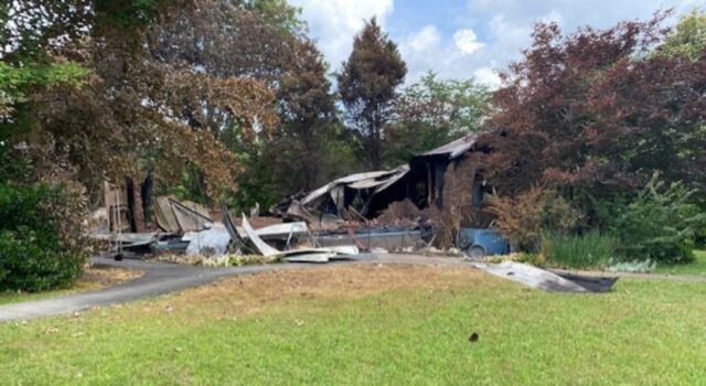 Incendio de vivienda en Shiloh deja una mujer fallecida Restos calcinados y escombros de una vivienda destruida por un incendio en el condado de Marion.