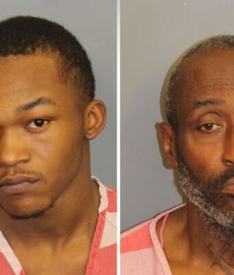 Condena en Alabama: Cadena perpetua por asesinato y secuestro Retratos policiales de Jayden Gildersleeve y Michael Spellman con uniformes de prisión a rayas naranjas y blancas.