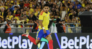 Colombia vs Costa Rica: Luis Díaz brilla en la despedida Luis Díaz conduce el balón en el partido de la Selección Colombia contra Costa Rica en Bogotá.