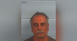Examen mental para acusado de planear parricidio en Alabama Foto policial de Mohammad Mohammad, procesado por intentar contratar a un agente del FBI para asesinar a su familia.