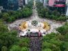 Mundial 2026: Festejo deja 40 toneladas de basura en CDMX Aficionados de la selección mexicana reunidos en el Ángel de la Independencia durante el Mundial 2026.
