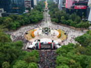 Mundial 2026: Festejo deja 40 toneladas de basura en CDMX Aficionados de la selección mexicana reunidos en el Ángel de la Independencia durante el Mundial 2026.