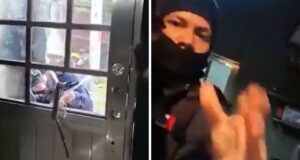 Secuestro de Roxana Ramírez en Veracruz alerta a medios Captura de video que muestra a un sujeto encapuchado y la destrucción de una puerta de aluminio durante el secuestro de Roxana Ramírez.
