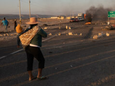 Seguridad en Tacna se refuerza por crisis en la frontera Protesta y bloqueo vial en la carretera hacia Tacna y La Yarada durante crisis fronteriza de Perú.