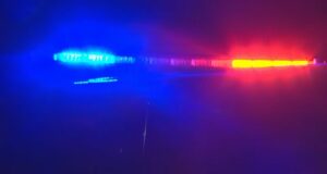 Tiroteo en Birmingham deja dos heridos de bala el jueves Luces de emergencia azules y rojas de una patrulla de policía parpadeando por la noche durante una investigación.
