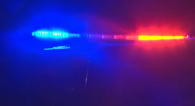 Tiroteo en Birmingham deja dos heridos de bala el jueves Luces de emergencia azules y rojas de una patrulla de policía parpadeando por la noche durante una investigación.