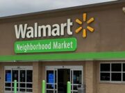 Walmart planea nuevo Neighborhood Market en Vestavia Hills Fachada de una tienda Walmart Neighborhood Market con letras blancas y verdes bajo un fondo marrón y el logo de la marca.