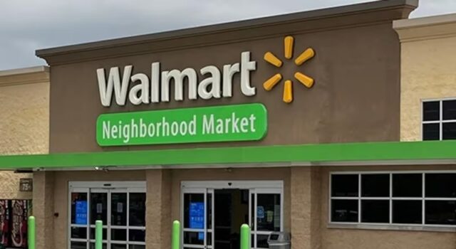 Walmart planea nuevo Neighborhood Market en Vestavia Hills Fachada de una tienda Walmart Neighborhood Market con letras blancas y verdes bajo un fondo marrón y el logo de la marca.