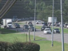 Accidente fatal en Carretera 280 deja un muerto y heridos Tráfico detenido y patrullas en la Carretera 280 por un accidente en Highland Lakes, Alabama.