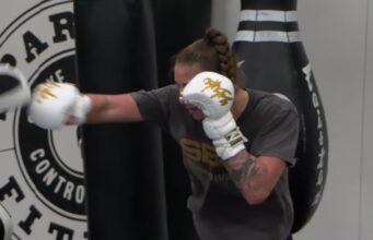 Anna Melisano debuta este fin de semana en la UFC La peleadora Anna Melisano entrena golpeo con guantes blancos en el gimnasio Spartan Fitness de Alabama.