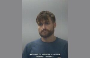Huntsville registra arresto de un hombre por sobredosis de menor Foto de ficha policial de Christopher Todd Wilson, acusado de homicidio involuntario en Huntsville.
