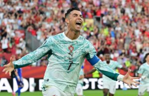 Cristiano Ronaldo guía a Portugal a cuartos del Mundial Cristiano Ronaldo celebra con euforia tras anotar gol durante el partido de Portugal contra Croacia en el Mundial 2026.