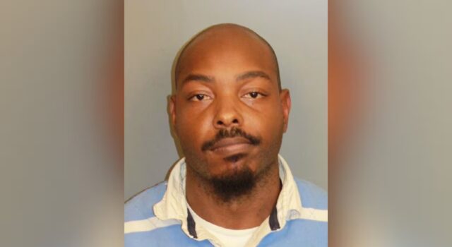 Arrestan a exoficial de Birmingham por agresión sexual Foto de ficha policial de Darrion Lapsley, exoficial arrestado por cargos de agresión sexual en Birmingham.