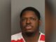 Condenan a 25 años de prisión a Evan Lucas por tiroteo en Hoover Foto de ficha policial de Evan Lucas, un hombre afroamericano con camiseta de rayas rojas y blancas en Alabama.