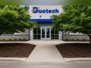 Duotech expande su sede de defensa en Huntsville Fachada exterior del edificio de Duotech Services en Huntsville con entrada principal y jardinería.