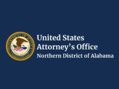 Alabama procesa a cinco personas por explotación infantil Sello oficial de la Oficina del Fiscal de los Estados Unidos para el Distrito Norte de Alabama sobre fondo azul.