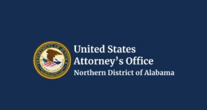 Alabama procesa a cinco personas por explotación infantil Sello oficial de la Oficina del Fiscal de los Estados Unidos para el Distrito Norte de Alabama sobre fondo azul.
