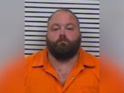 Arresto en Pickens revela sangriento doble asesinato en Reform Retrato policial de George Birmingham tras su arresto por doble asesinato y robo en el condado de Pickens, Alabama.