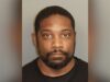 Arrestan a Gregory Thompson por delitos sexuales en Alabama Fotografía de ficha policial de Gregory Thompson, exoficial arrestado en Birmingham por delitos sexuales en Alabama.