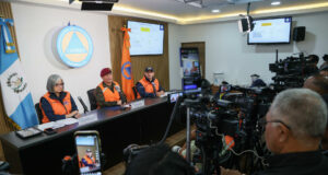Guatemala reporta múltiples réplicas y emergencias tras terremoto en México Conferencia de prensa de Conred en Guatemala sobre emergencias tras terremoto en México.