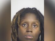 Madre de Tuscaloosa es arrestada por abuso infantil tras muerte de su bebé Foto policial de Ja’keisa Knox, madre de Tuscaloosa acusada de abuso infantil tras la muerte de su bebé.
