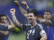Lionel Messi supera a Mbappé y lidera el goleo del Mundial El futbolista Lionel Messi sonríe con el puño en alto celebrando con Argentina la clasificación en el Mundial 2026.