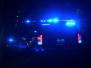 Tiroteo en Montgomery deja una niña de 6 años muerta Luces azules de emergencia de una patrulla de policía parpadeando en la oscuridad de la noche en Montgomery.