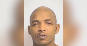 Acusan a hombre de Tuscaloosa de secuestro en Nochebuena Foto de ficha policial de Randall Latroy Richardson, acusado de secuestro federal en Tuscaloosa.