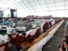 Récord Guinness para la torta más grande en México Torteros preparando la torta más grande del mundo con récord Guinness en México.