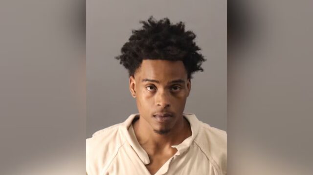 Ficha policial de Rico Braxton, acusado de tiroteo e intento de asesinato en Alabama.