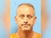 Arrestado director de Yea Alabama en operativo policial Ficha policial de Robert Aaron Suttles tras su arresto en una operación de trata de personas.
