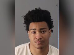 Tiroteo en Birmingham deja un tercer arrestado por asesinato Retrato policial de Roderick Ivy, joven acusado de asesinato capital por el tiroteo en Birmingham.