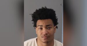 Tiroteo en Birmingham deja un tercer arrestado por asesinato Retrato policial de Roderick Ivy, joven acusado de asesinato capital por el tiroteo en Birmingham.