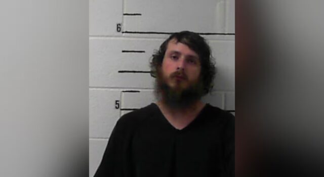 Alabama procesa a hombre por secuestro y robo armado Ficha policial de Stevie Earl Harris, acusado en Alabama de robo con violencia e intento de secuestro.
