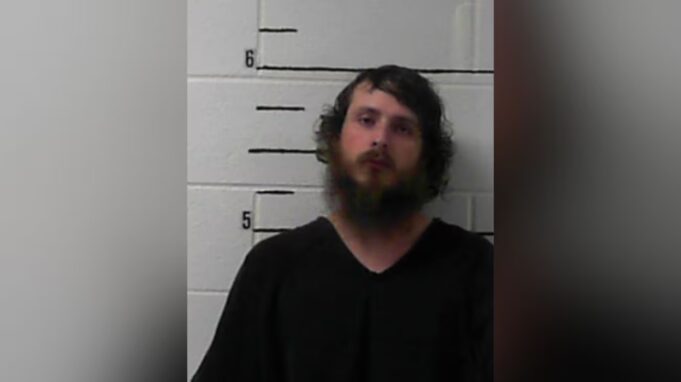Alabama procesa a hombre por secuestro y robo armado Ficha policial de Stevie Earl Harris, acusado en Alabama de robo con violencia e intento de secuestro.