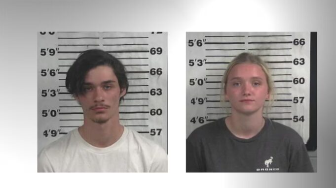 Tiroteo en Smith Lake deja dos arrestados por intento de asesinato Fotos de arresto de Michael David Hughes y Kimbley Michelle Cobb, acusados de intento de asesinato en Alabama.