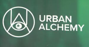 Birmingham Oasis impulsará atención a personas sin hogar Logotipo oficial de Urban Alchemy en color blanco sobre un fondo verde para el proyecto Birmingham Oasis.