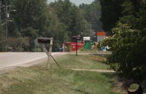 Accidente en Moody deja una mujer muerta y tres heridos Vehículos de emergencia y camión de bomberos atendiendo el choque mortal en la Highway 411 de Moody, Alabama.