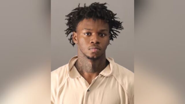 Arresto en Alabama por porte de armas y disparos en Birmingham Retrato policial de Kristopher Owe-Earley tras su arresto por cargos de armas en Birmingham, Alabama.