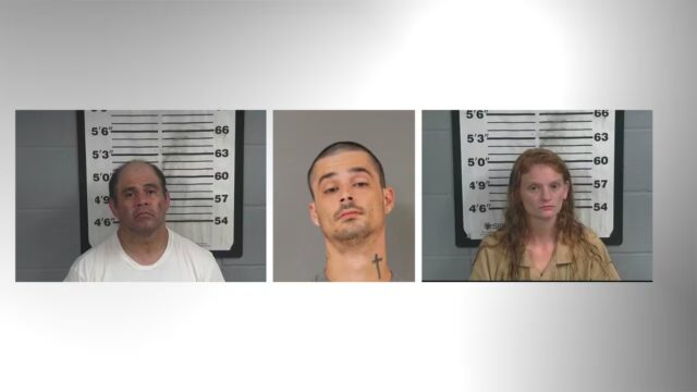 Fichas policiales de Miguel Hurtado Jr, Zachary Harris y Gracie Goble, detenidos por robo violento en Cullman.