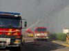 Ataque ruso en Ucrania deja 15 muertos en centro comercial Bomberos del DSNS sofocando el incendio tras el ataque ruso a un centro comercial en Ucrania.