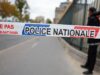 Atropello masivo en Francia deja un muerto y varios heridos Cinta de acordonamiento de la Policía Nacional de Francia en una zona de investigación tras un atropello.