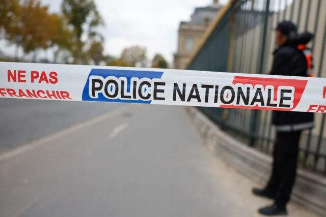 atropello-francia-caen-cinta-policial Cinta de acordonamiento de la Policía Nacional de Francia en una zona de investigación tras un atropello.
