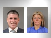 Dos imputados en Alabama por la sobredosis de un bebé Fotos policiales de Charles Young y Kayla Brasher, imputados en Alabama por sobredosis de un bebé.