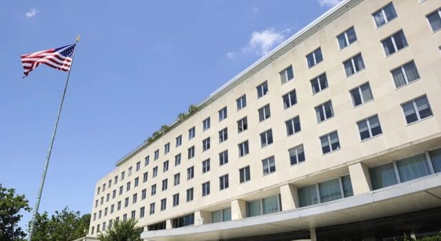 EE. UU. revocaría visas a quienes pidan asilo en el país Sede del Departamento de Estado de EE. UU. en el edificio Harry S. Truman sobre medidas relativas a visas y asilo.