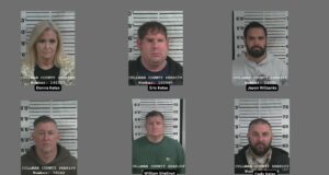 Expolicías de Alabama aceptan condena por corrupción Fichas policiales de seis implicados en el caso de corrupción en Hanceville, Alabama.